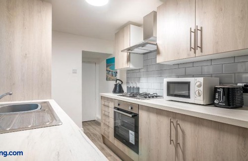 Hull Apartment | Platform Avenues Apartment 1