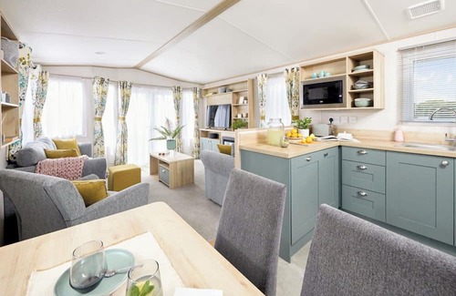 Aberystwyth House | Platinum 2 Bed Caravan with Hot Tub No Pets Slp 4