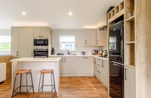 Mablethorpe Ski Chalet | Platinum 4 berth Lodge (Pet)