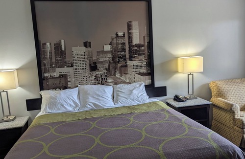 Barker Hotel | Platinum Inn and Suites Houston