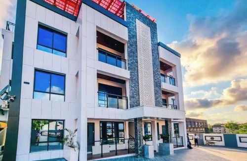 Sekondi-Takoradi Apartment | Platinum Lux 2-bedroom unit at the O's Apartments