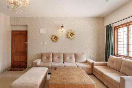 Kalyan Nagar Apartment | Platinum Oak by JadeCaps AC Wifi Central Area