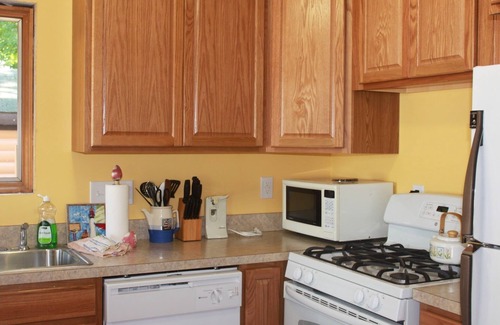 Honor House | Platte Lake House - Private, Quiet Setting for Fishing close to Dunes & Beaches