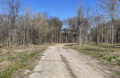 Carbondale RV Rental | PLAY PORT MARINA. Eclipse Hot Spot. Lake front campsite. North Lot parking