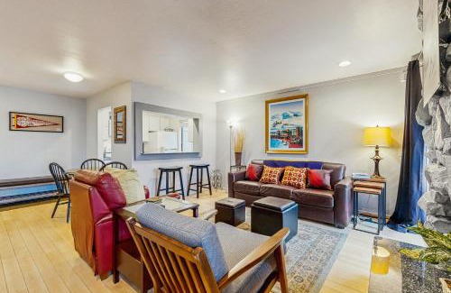 Warm Springs Apartment | Play Soleil - Sport and sun at the Warm Springs Base Area
