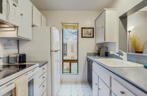 Warm Springs Apartment | Play Soleil - Sport and sun at the Warm Springs Base Area