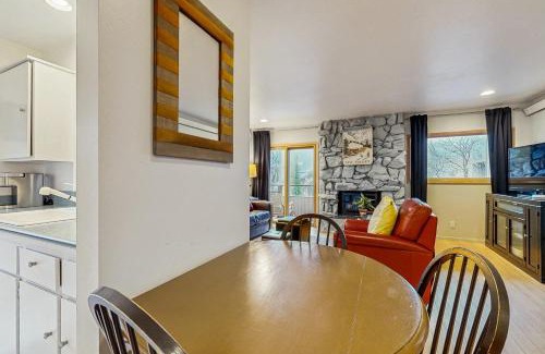 Warm Springs Apartment | Play Soleil - Sport and sun at the Warm Springs Base Area