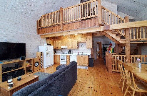 Lake of Bays Cottage | Play & Stay in Algonquin