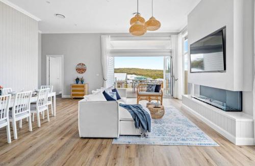 Catherine Hill Bay House | Playa Azul-Beach house on Catherine Hill Bay and Moonee beach