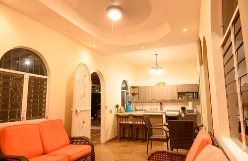 Flores House | Playa Bello Amanecer