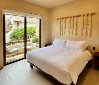 Ixtapa - Zihuatanejo Apartment | Playa Blanca Condominium 3BR Ocean View