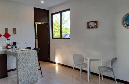 Puerto Juarez Apartment | Playa Blanca - Moro White
