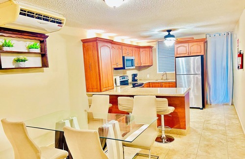 Pole Ojea Apartment | Playa El Combate Perfect Place Garden 2 Pool Front