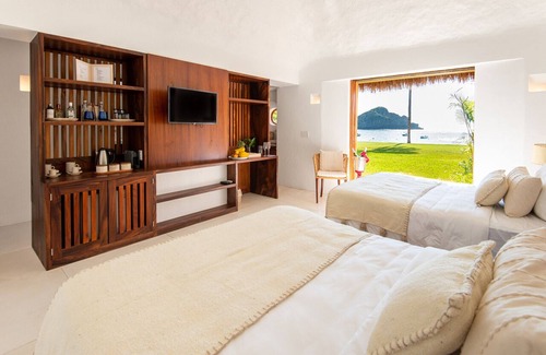 Costa Careyes Hotel | Playa Rosa Bungalows