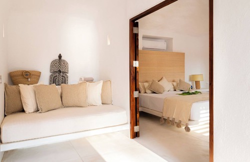 Costa Careyes Hotel | Playa Rosa Bungalows