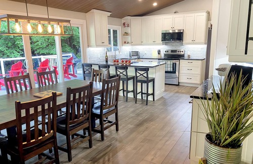 Dysart et al House | Playa Salvador Executive Cottage - Redstone Lake
