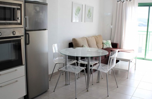 Playa San Juan Apartment | Playa San Juan 2 bd apartment by the sea