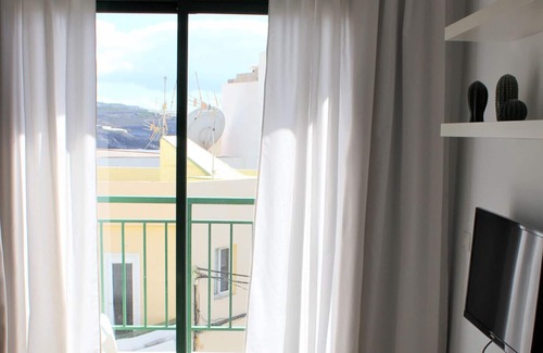 Playa San Juan Apartment | Playa San Juan 2 bd apartment by the sea