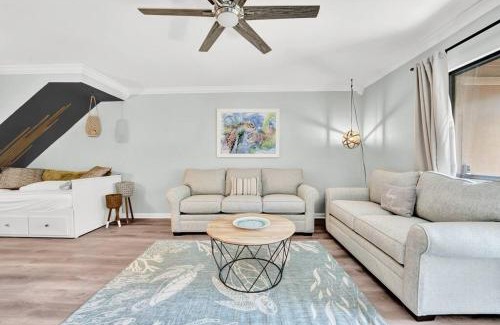 West Panama City Beach Apartment | Playa Tortuga-5 min walk to the beach