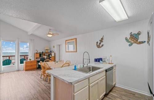 Surfside Beach Apartment | Playa Vista · Ocean View, Cozy, Peaceful, Kid/Pet Friendly