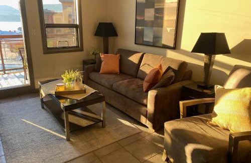 South Pandosy Apartment | PlayadelSol