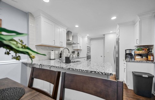 Montgomery Village House | Playground | Kid & Pet Friendly!