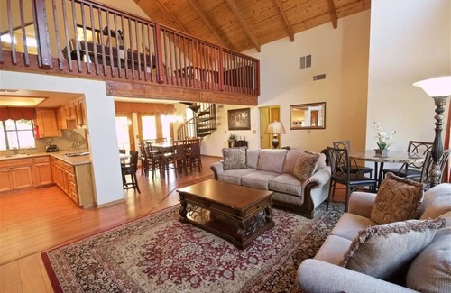 Oakhurst House | Playhouse near Yosemite, Views, Game Room, Hot Tub