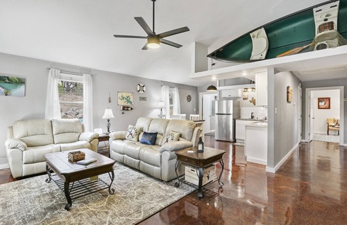 Canyon Lake House | Playin Hooky I Pet Friendly, Canyon Lake