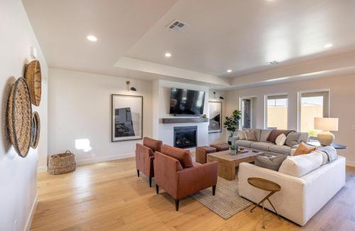St. George House | Playin On The Ledge