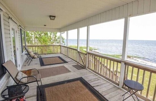 Franklin County House | “Playing Hooky” a relaxing waterfront paradise.