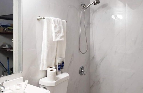 Parque Apartment | Playita Condado Studio Oceanfront Pool