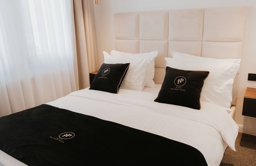 Pristina Bed & Breakfast | Plaza Boutique Hotel