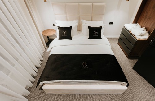 Pristina Bed & Breakfast | Plaza Boutique Hotel