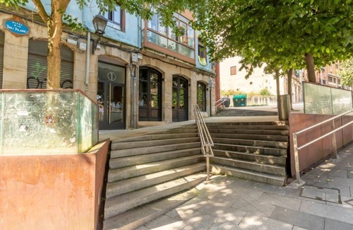 Bilbao la Vieja Apartment | Plaza de los Tres Pilares Elegant and renovated