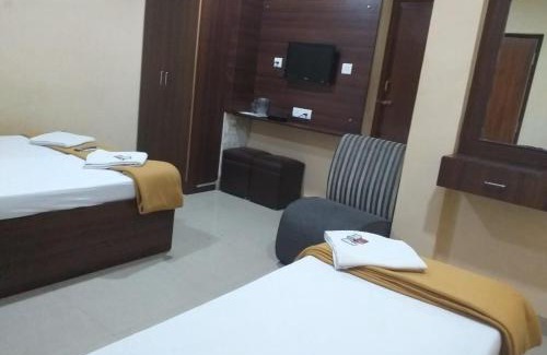 Vadapalani Hotel | PLAZA GUEST HOUSE