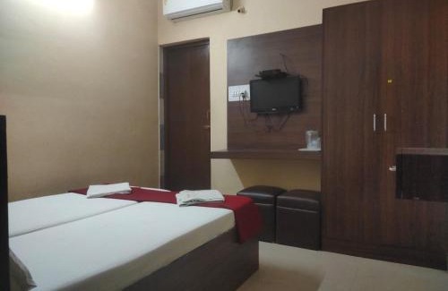 Vadapalani Hotel | PLAZA GUEST HOUSE
