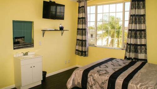 Harbor Gateway North Hotel | Plaza Hotel Gardena