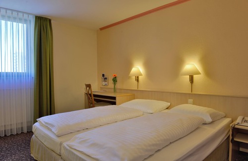 Leonberg Hotel | PLAZA INN Leonberg