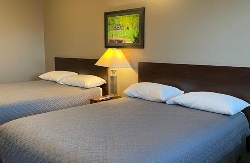 Brown County Hotel | Plaza Inn