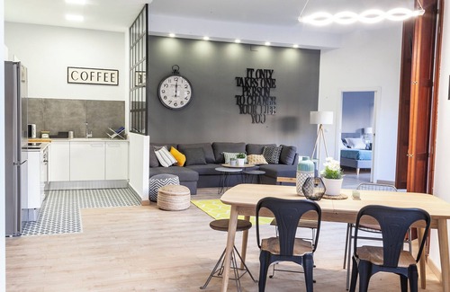 La Seu Apartment | Plaza Redonda - 3 Bedroom Heart of Valencia, Max 8 Pax
