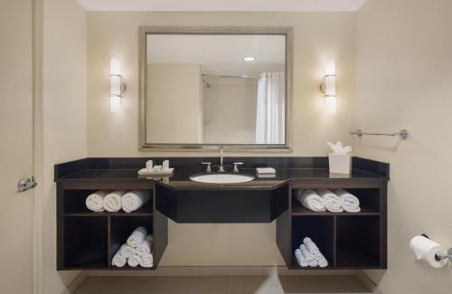 Florida Center Resort | Plaza Suites On International Drive Near Universal Epic