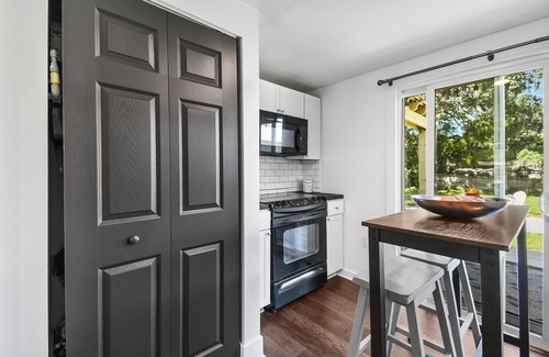 St. Augustine Cottage | Pleasant 2-bedroom cottage, Amazing back yard, Pet Friendly in St. Augustine