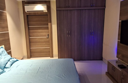 Kalighat Apartment | Pleasant 2 room flat with mini kitchen for family stay near kalighat metro