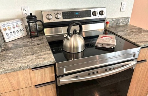 Fort Worth House | Pleasant 3-Bedroom Home with A/C in Fort Worth – Rosedale Retreat