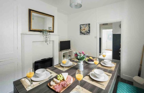 Broad Green Apartment | Pleasant 4 bed house with x6 beds in heart of Croydon ! - Photo ID Required