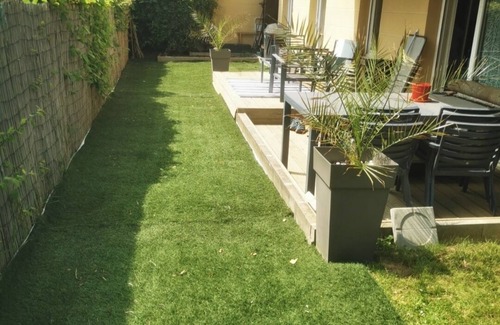Trappes Apartment | Pleasant 65 m2 garden apartment