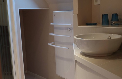 Mosles Cottage | Pleasant 9-person self-catering cottage, 10 minutes from the beach