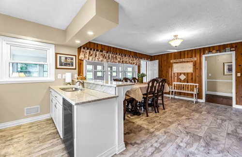Greensboro House | Pleasant Acre -Charming and Spacious Home