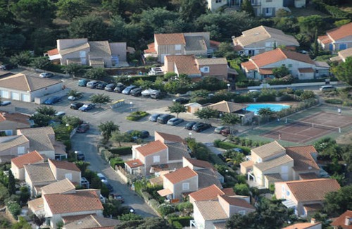 Sorede Villa | Pleasant air-conditioned holiday VILLA-Veranda-garden and pool-tennis access