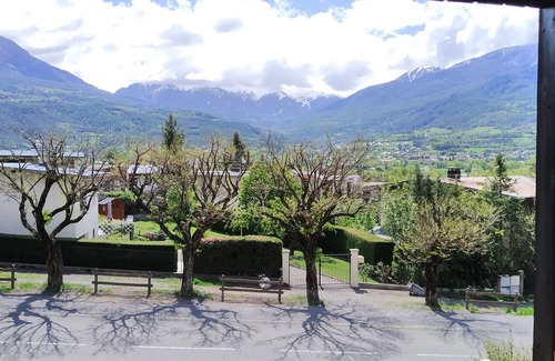 Embrun Apartment | Pleasant apartment close to the lake for 3 people